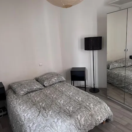 Le Farges- Dans Partage-3 Minutes Gare St Roch- Laconciergeriebynina Homestay Montpellier