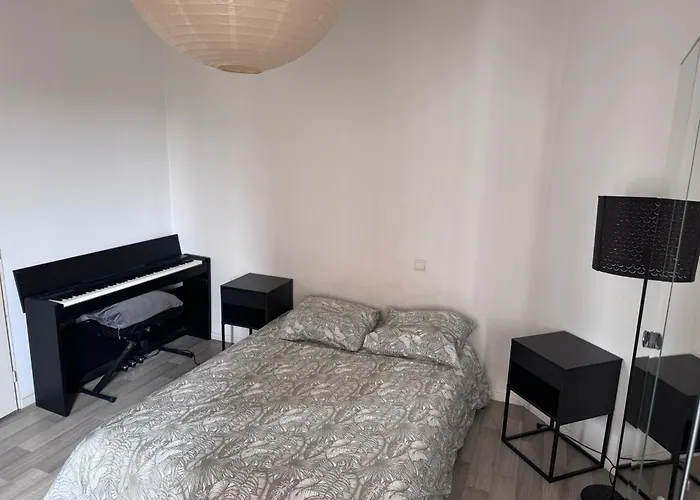 Alloggio in famiglia Le Farges-grande En Colocation- 3 Minutes Gare St Roch- Laconciergeriebynina *