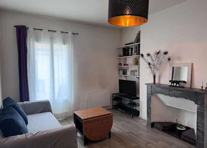 Le Farges-grande En Colocation- 3 Minutes Gare St Roch- Laconciergeriebynina Alloggio in famiglia