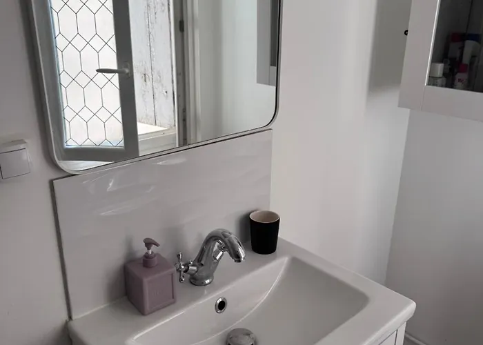 Alloggio in famiglia Le Farges-grande En Colocation- 3 Minutes Gare St Roch- Laconciergeriebynina *